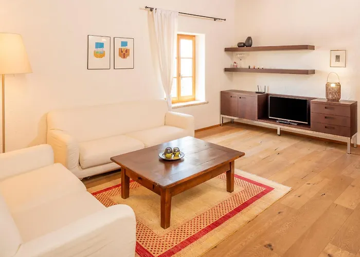 Casale Toscana * コステロマーノ