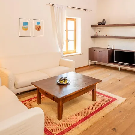 Casale Toscana * Costermano