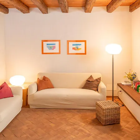 Casale Toscana * コステロマーノ